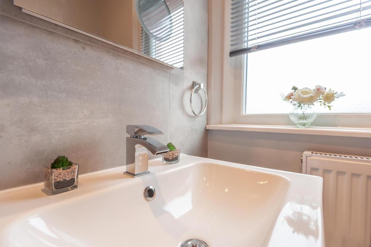 Вилла Leeds 4-Bed House - Sleeps 9 Free Parking & Wifi Экстерьер фото